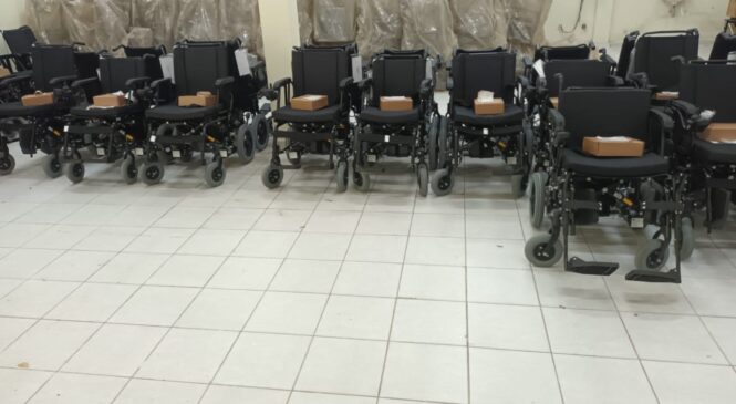 Sesap e Cerae-RN distribuem novo lote de cadeiras de rodas