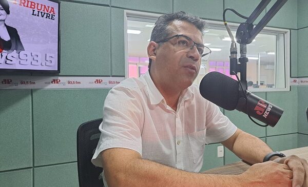 Prefeitos mantém protesto por repasses em atraso