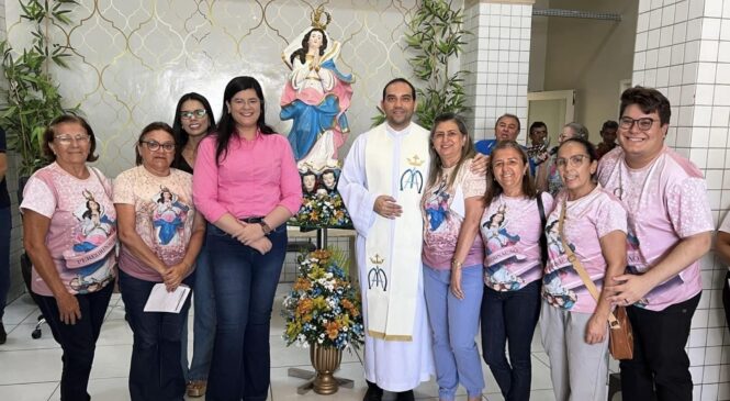 Marianna Almeida recebe no executivo visita da imagem peregrina de Nossa Senhora da Conceição