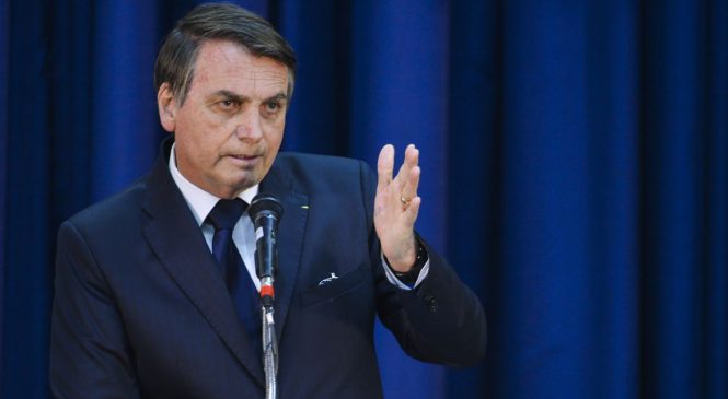 Bolsonaro aciona STF para derrubar toque de recolher imposto por Fátima no RN