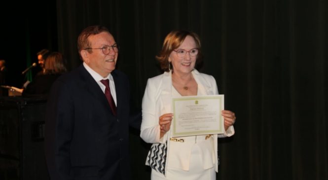 Zenaide recebe diploma do TRE para assumir Senado Federal