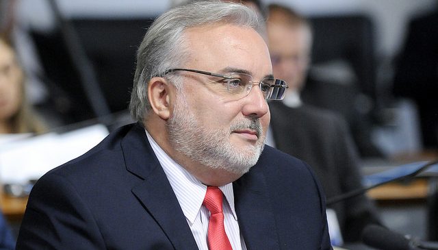 A política de preços dos combustíveis deve mudar? SIM