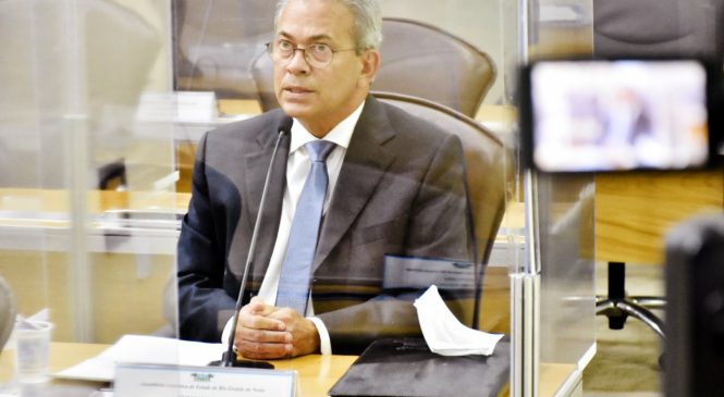 Hermano Morais solicita esclarecimentos sobre distribuição proporcional de vacinas