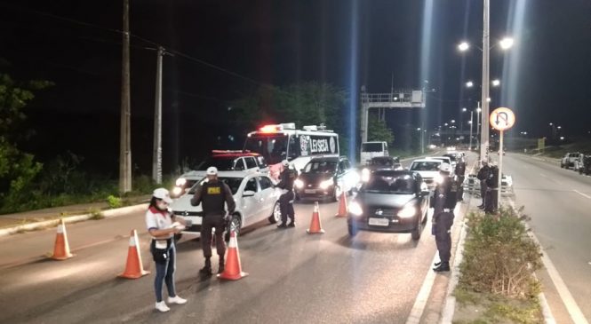 Operação Lei Seca autua 104 motoristas por embriaguez ao volante e prende um foragido em Natal