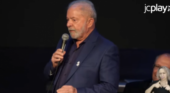 Lula manda recado a Bolsonaro e diz que irá governar a partir de 2023