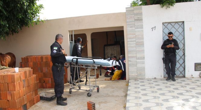 Carroceiro é assassinato a tiros de pistola 380 no portão de casa em Mossoró, no RN