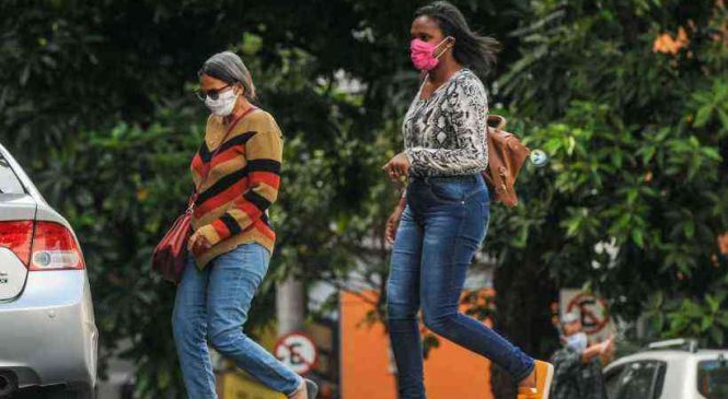 COVID-19: Câmara aprova o uso obrigatório de máscara em todo o país