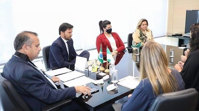 Prefeita Mariana Almeida receberá o ministro Fábio Farias em Pau dos Ferros