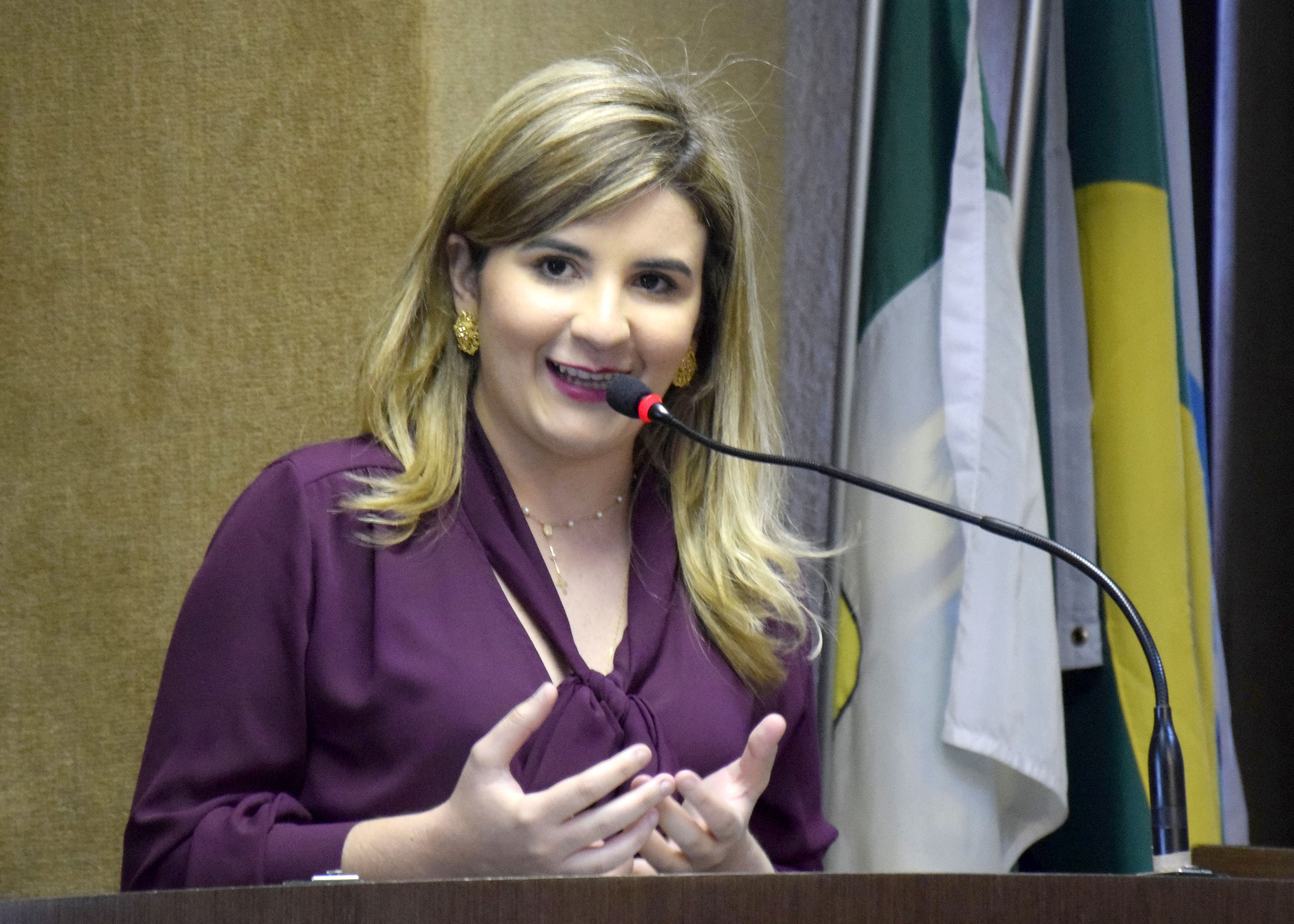 Resultado de imagem para prefeita Mariana Mafaldo de Paiva Fernandes