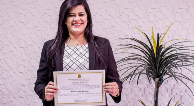 Mariana é empossada pela justiça eleitoral prefeita de Pau dos Ferros