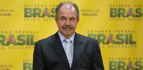 Lula confirma Aloizio Mercadante na presidência do BNDES