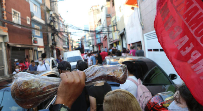 Volta do Brasil ao Mapa da Fome é retrocesso inédito no mundo, diz economista