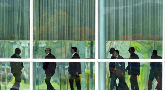 Após derrota, Bolsonaro prepara pacote de medidas na Economia