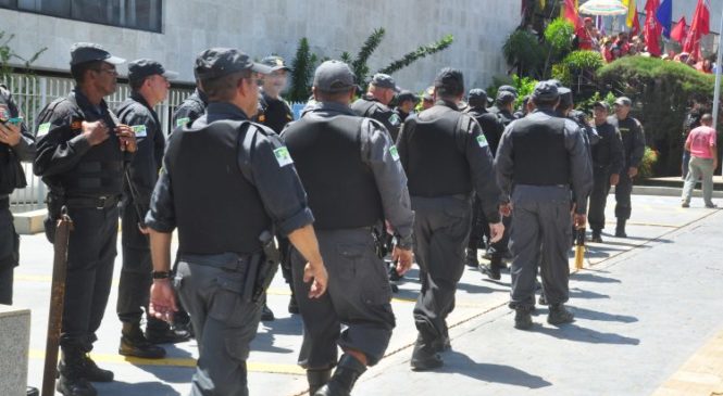 Após Justiça mandar corrigir edital, Governo do RN suspende concurso da Polícia Militar