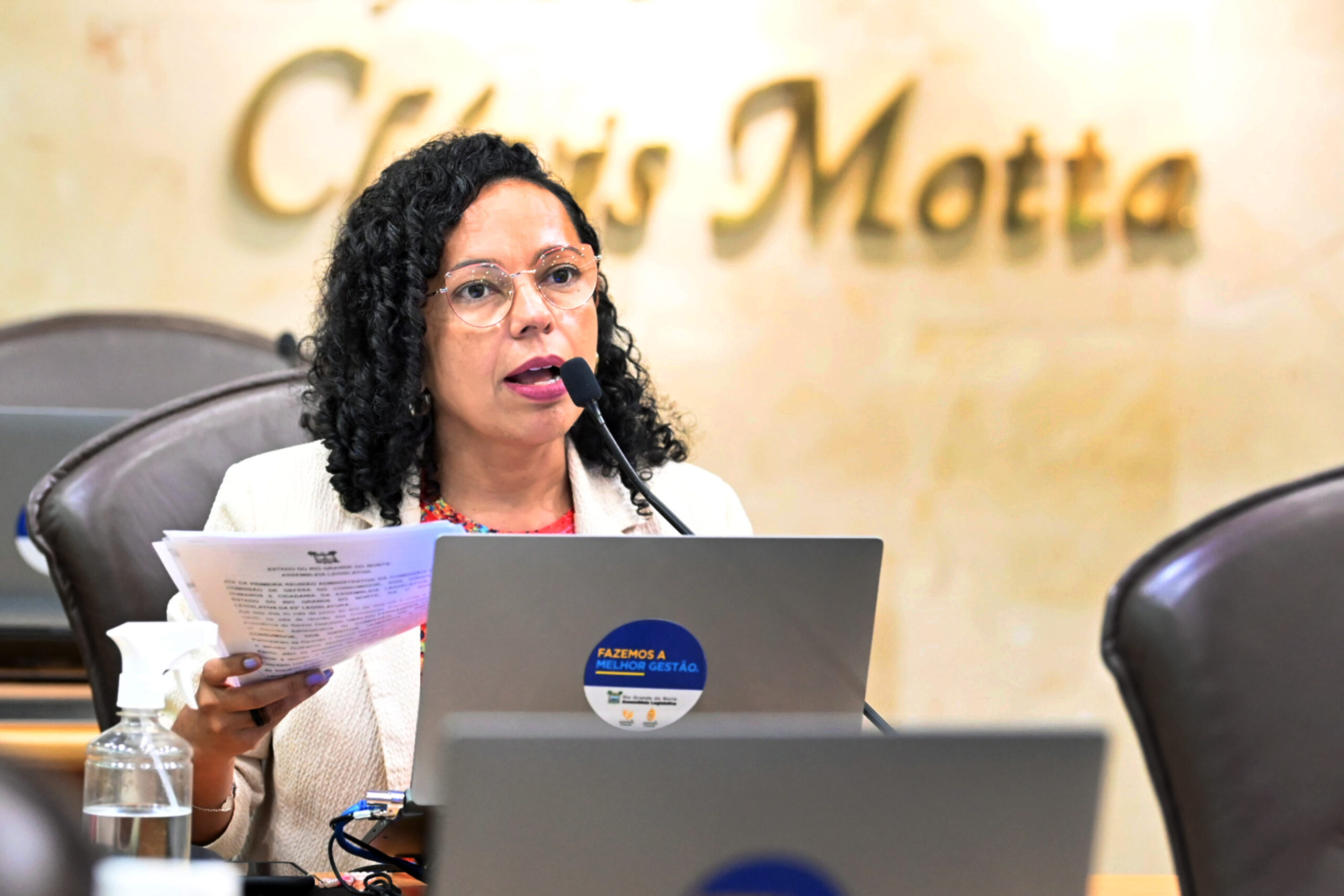 Divaneide Basílio quer explicação para fechamento de hospital infantil