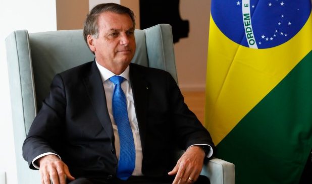 Bolsonaro defende preços da carne e gasolina brasileiras: está barato