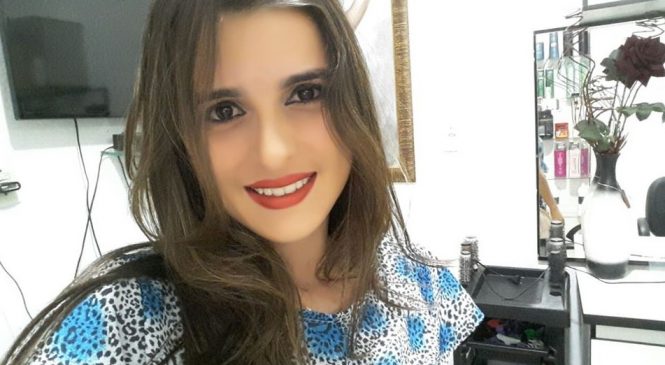 De luto, moradores de São Miguel seguem cortejo da vendedora Renata Ranyelle até o cemitério