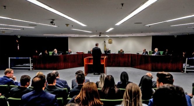 Segunda Turma do STF decide manter Lula preso enquanto não analisar suspeição de Moro