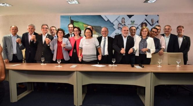 Souza participa da assinatura do decreto de isenção ao consumo do querosene de aviação no RN