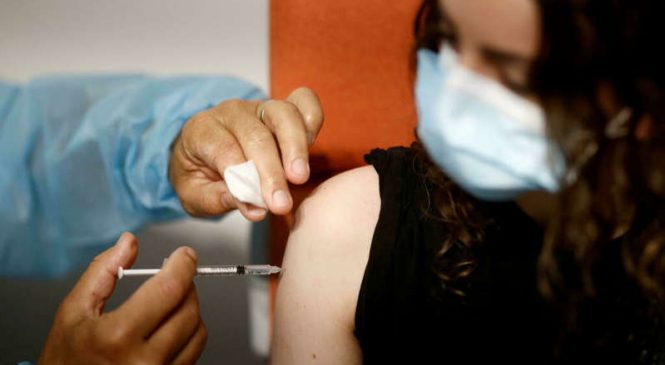 52,3% dos brasileiros tomaram ao menos uma dose da vacina contra covid-19