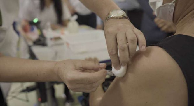 Brasil tem 5,85 milhões de pessoas vacinadas, aponta consórcio de imprensa