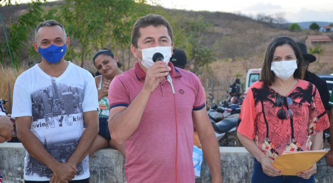 Prefeito Ronaldo Souza entrega mais um benefício a serra das almas, iluminação e proteção da quadra poliesportiva