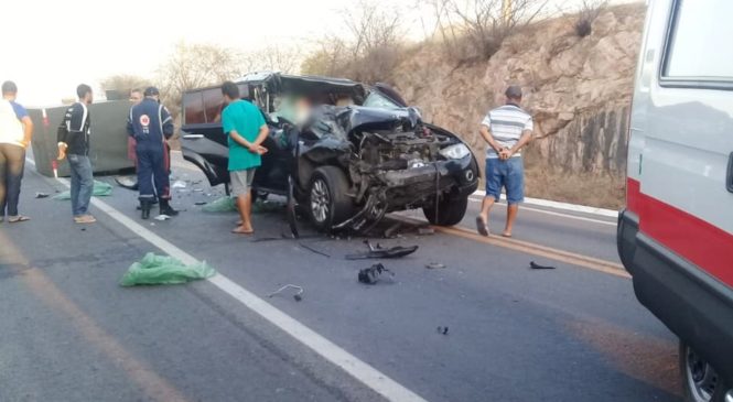 Carro e carreta batem e uma pessoa morre na BR-304, no Oeste potiguar