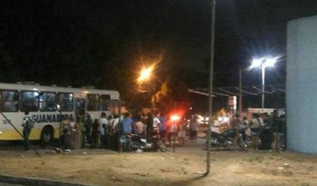 Cinco pessoas são baleadas em tentativa de assalto a ônibus em Natal