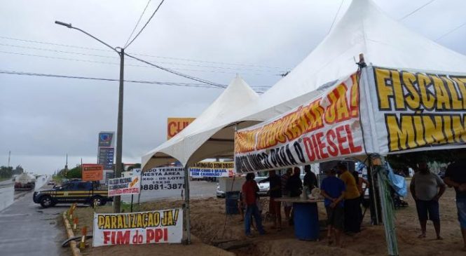 Semana inicia com Greve dos Caminhoneiros contra aumento dos agravos. RN tem pontos fechados