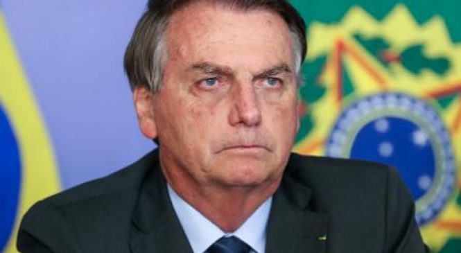 Bolsonaro cogita desistir da eleição de 2022 se não tiver voto impresso