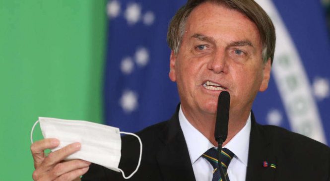 #Genocida: Bolsonaro pede parecer para desobrigar uso de máscara a vacinados e quem já foi infectado