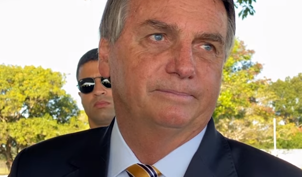 URGENTE: Moraes decreta prisão domiciliar de Bolsonaro