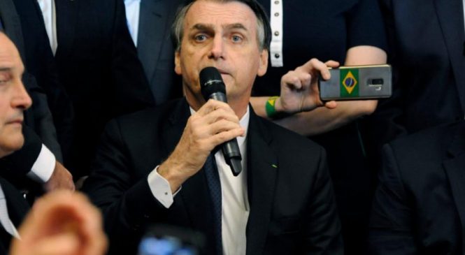 Bolsonaro fatia Reforma da Previdência e exclui militares, que terão proposta à parte