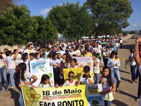 Grande multidão participa do Dia Nacional de Combate ao Abuso e à Exploração Sexual de Crianças e Adolescentes em Almino Afonso