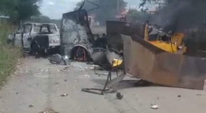Carro-forte é explodido por criminosos em estrada no interior do RN; vídeo mostra destruição