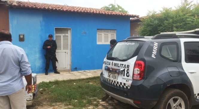 Casal é encontrado morto a tiros dentro de casa em Mossoró, RN