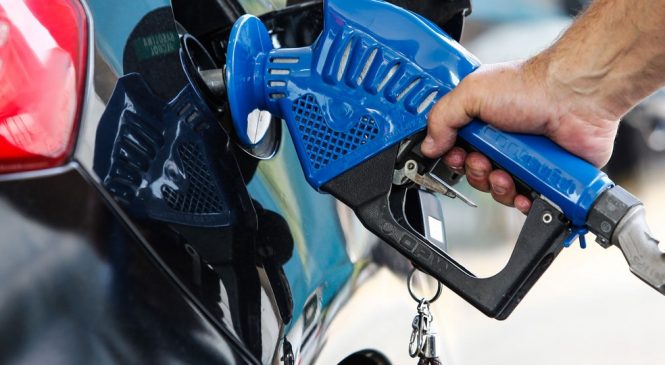 Brasil terá nova gasolina a partir de Agosto; Petobras diz que combustível será mais caro, mas deixará veículo mais econômico