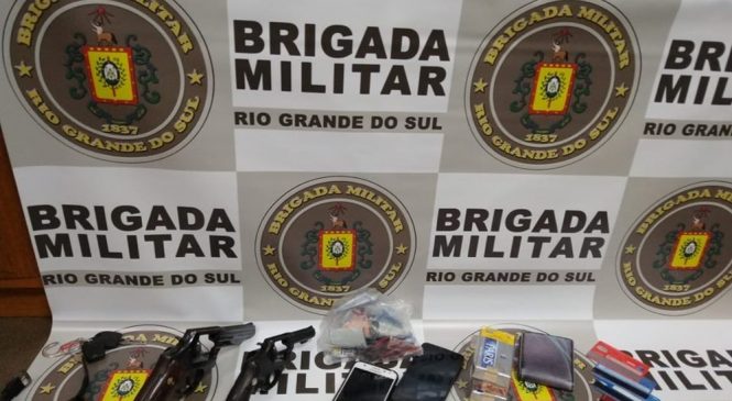 Dois suspeitos de tráfico morrem e um fica ferido em confronto com a PM