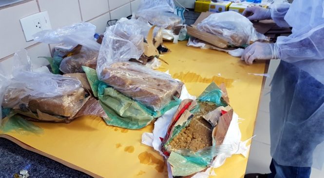 Polícia Federal prende em Natal pernambucano com oito quilos de cocaína