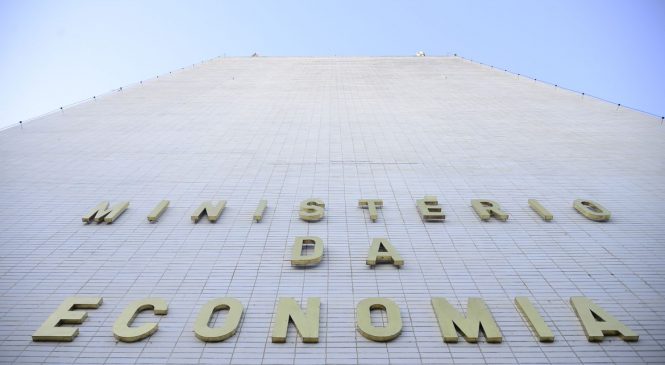 Ministério eleva previsão de crescimento econômico de 3,5% para 5,3% em 2021