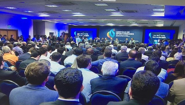 Empresário se suicida na frente de governador e de ministro em evento no Nordeste