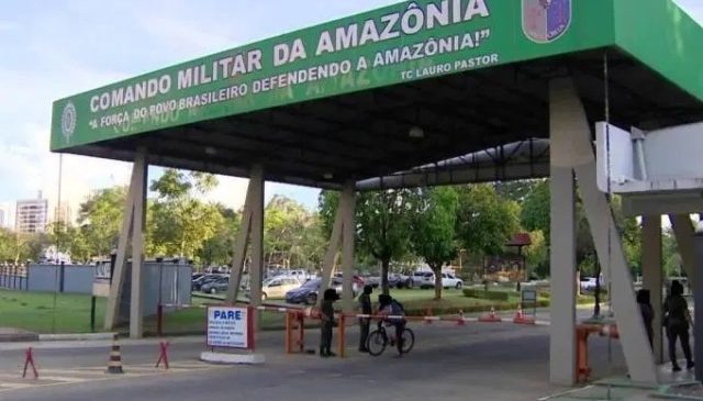 Exército financiou festa com prostitutas usando dinheiro de esquema de corrupção, diz revista