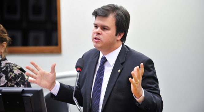 Ministro Fernando Bezerra deve esclarecer possível aumento da conta de luz em 2018