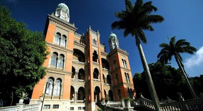 Fiocruz conclui produção dos primeiros lotes do IFA para vacina contra Covid 100% nacional