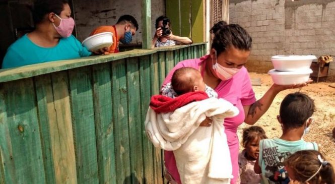 Consumo de pé de galinha em alta revelam retrato da fome no Brasil