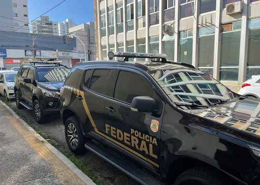 Polícia Federal e CGU fazem busca e apreensão na secretaria de saúde do estado