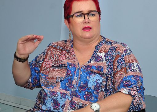 Em crise, governo contrata mais do que exonera, revela Janeayre