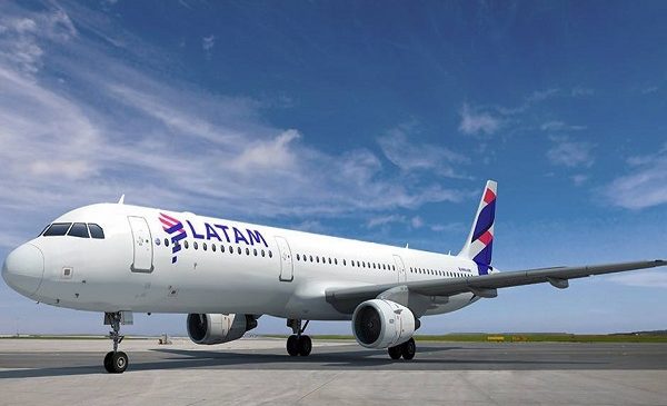 Azul confirma interesse na compra da totalidade da Latam
