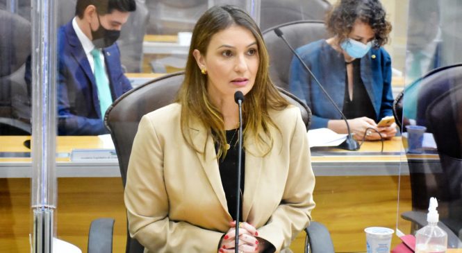 Cristiane Dantas cobra manutenção das escolas públicas para retomada das aulas presenciais