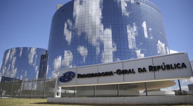 PGR envia ao STF parecer a favor de prorrogação de inquérito contra Bolsonaro